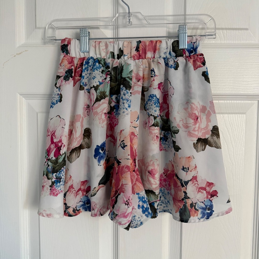 Show Me Your Mumu Floral High Waisted Shorts XS cottagecore Boho
Romantic soft